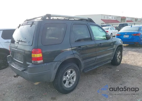 2004 Ford Escape Xlt z USA, uszkodzony, nr VIN 1FMYU03124KA46852